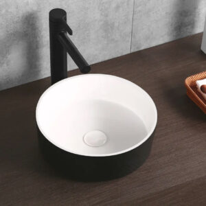 MALJA-ALLAS PYÖREÄ VALKOINEN MATTA/MUSTA KIILTÄVÄ